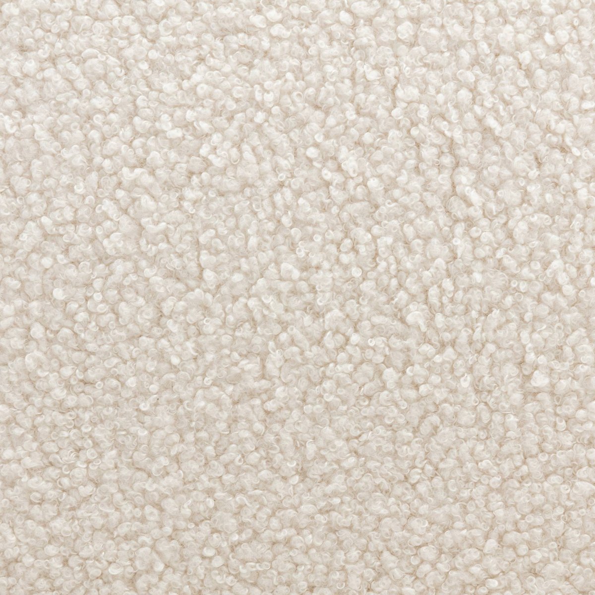 Fauteuil scandinave arrondi bois d'hévéa et bouclette AMELIE crème, SWEEEK