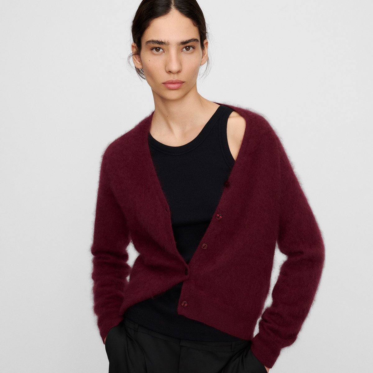 Cardigan brossé en laine mérinos à col V prune, ADOLFO DOMINGUEZ
