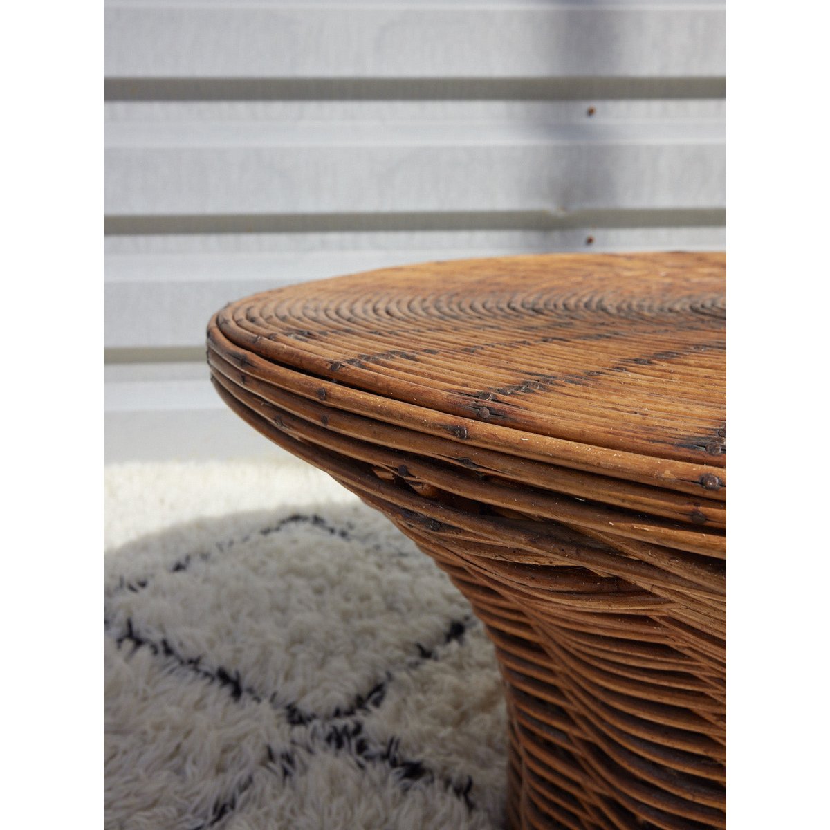 Ensemble de table et fauteuils en rotin vintage Ange N°28 - Bon état bois clair, DEBONGOUT