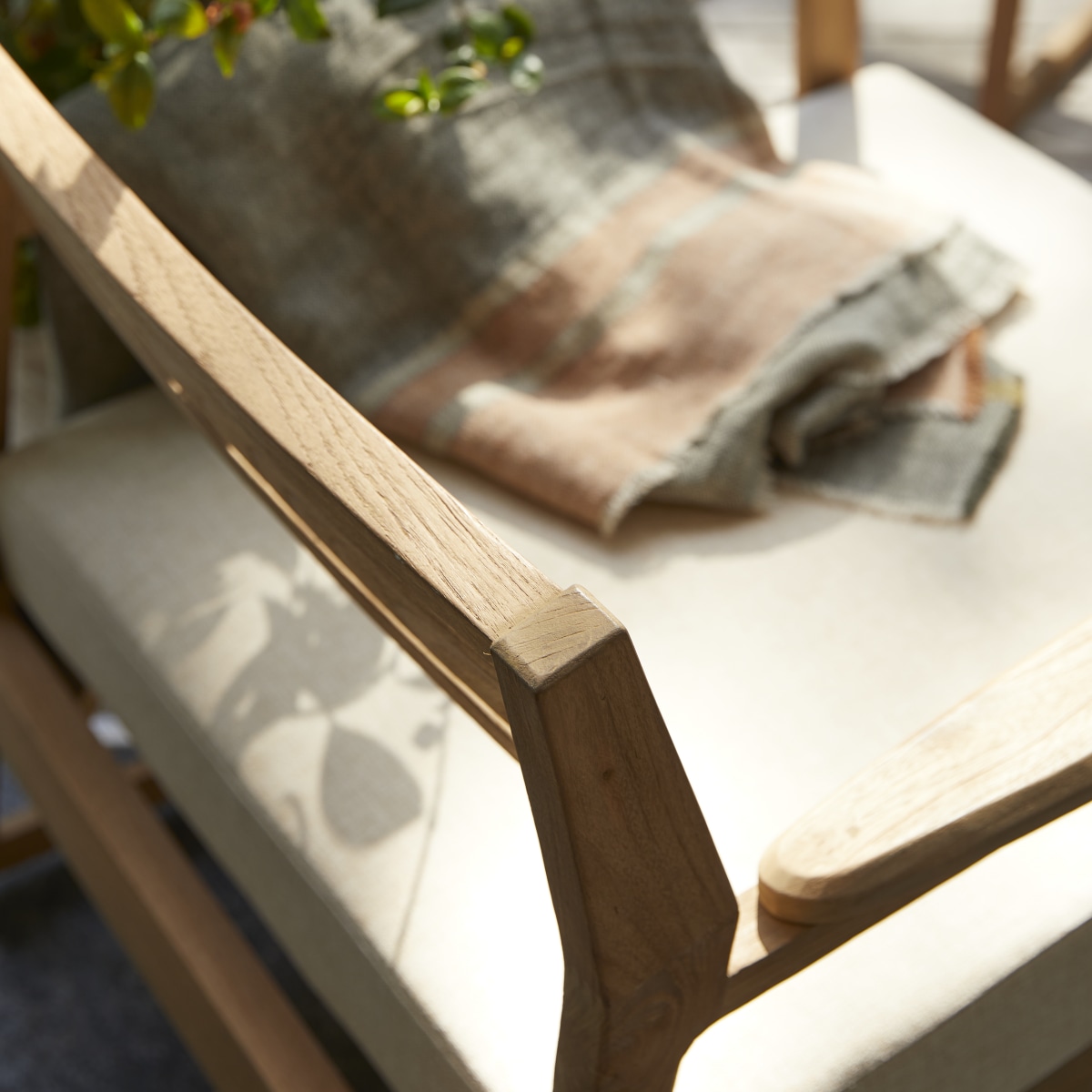 Fauteuil de jardin en Teck massif, VASCO naturel, TIKAMOON