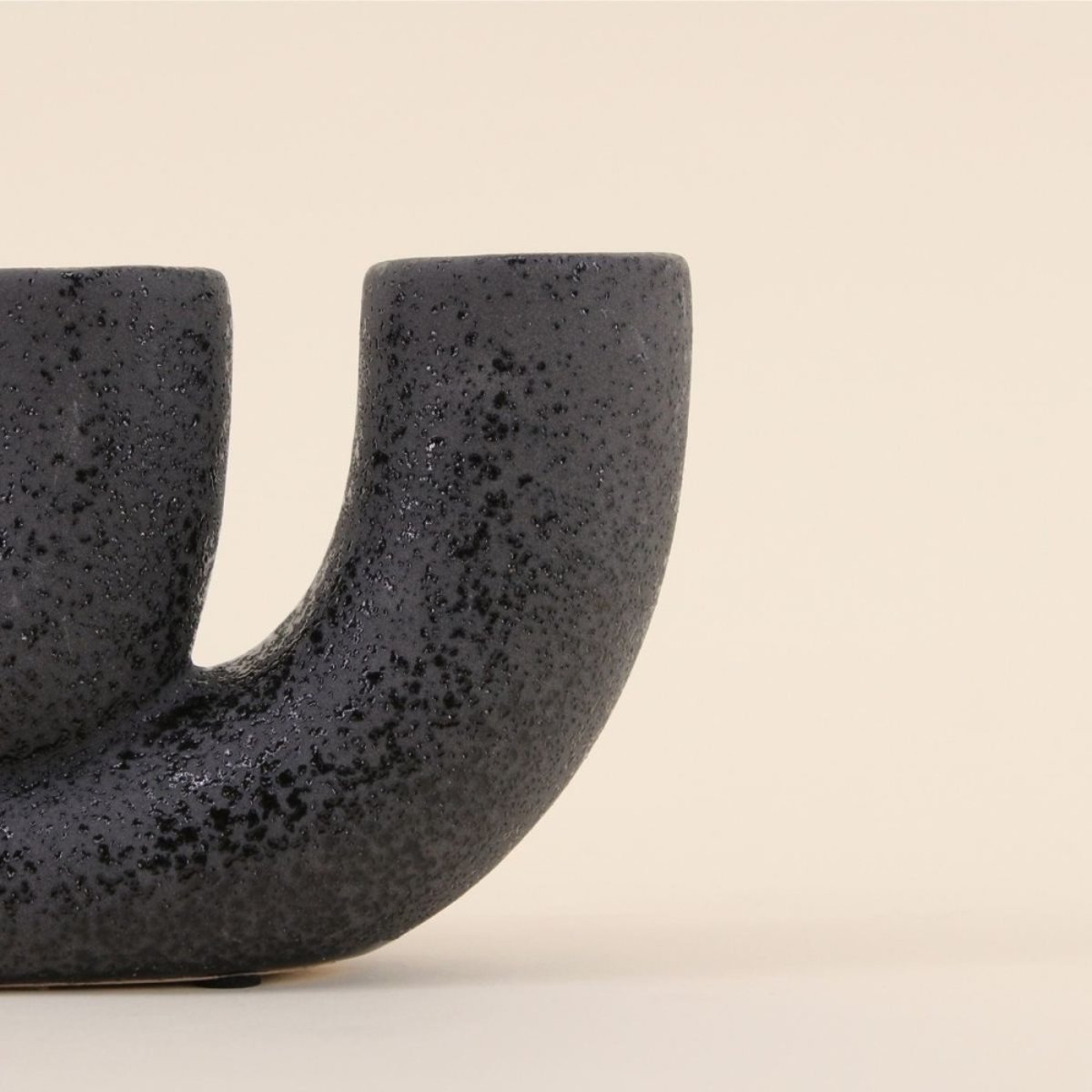 Vase en porcelaine, H24cm noir, ORNAMI