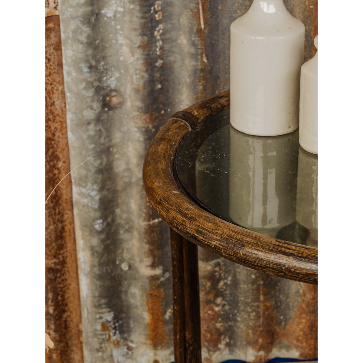 Table d'appoint en verre et bois Francine N°1672 - Bon état bois foncé, DEBONGOUT