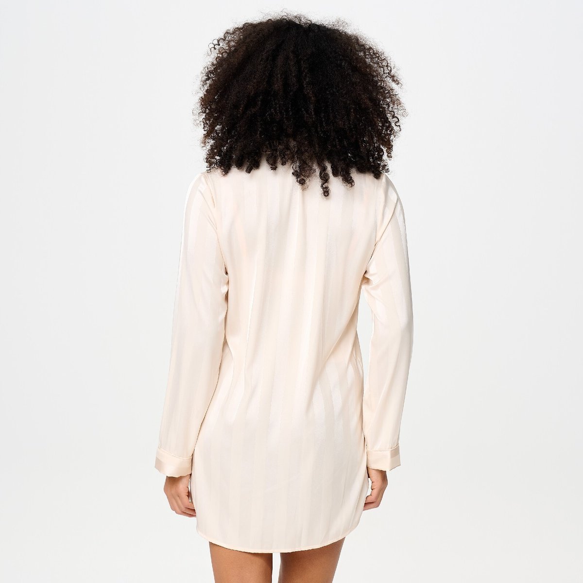 Robe courte ivoire, LINGADORE