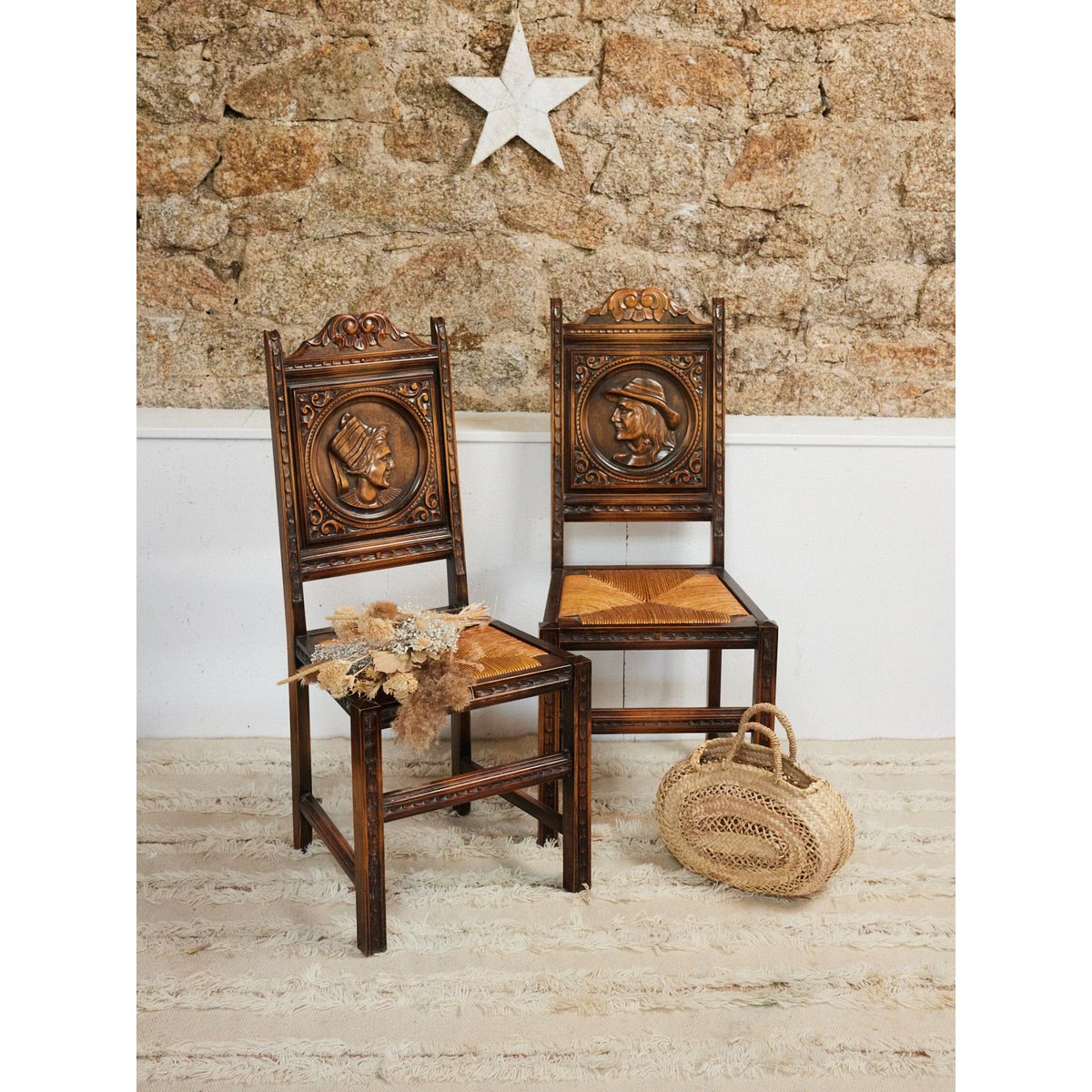 Paire de chaises bretonnes Claude N°1343 - Bon état bois foncé, DEBONGOUT