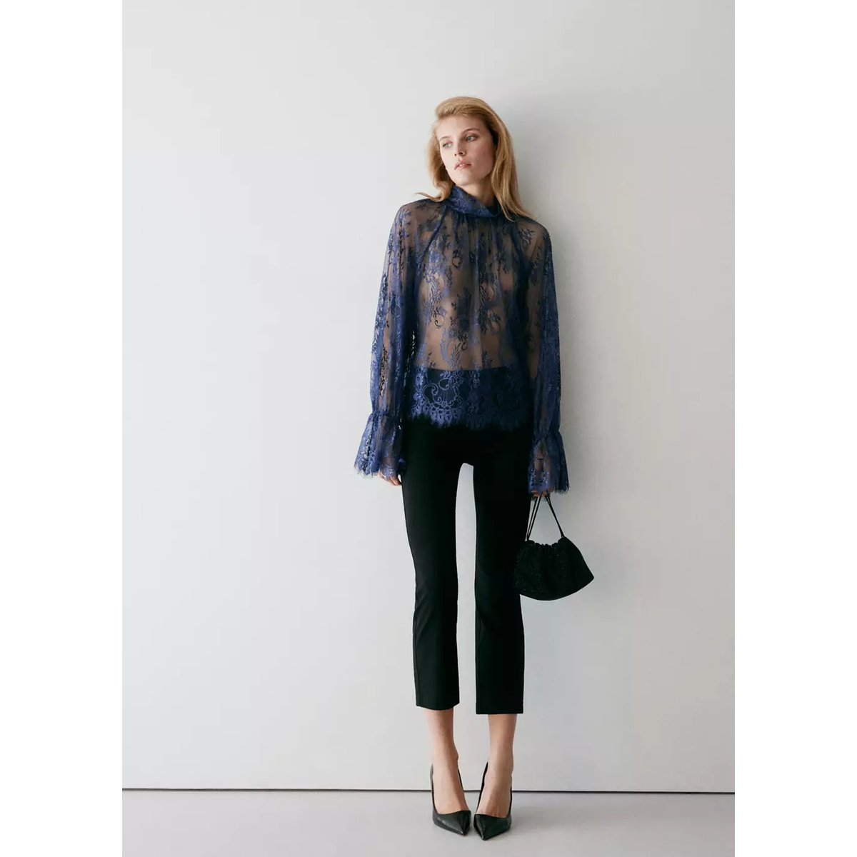 Blouse dentelle fleurie bleu, MANGO