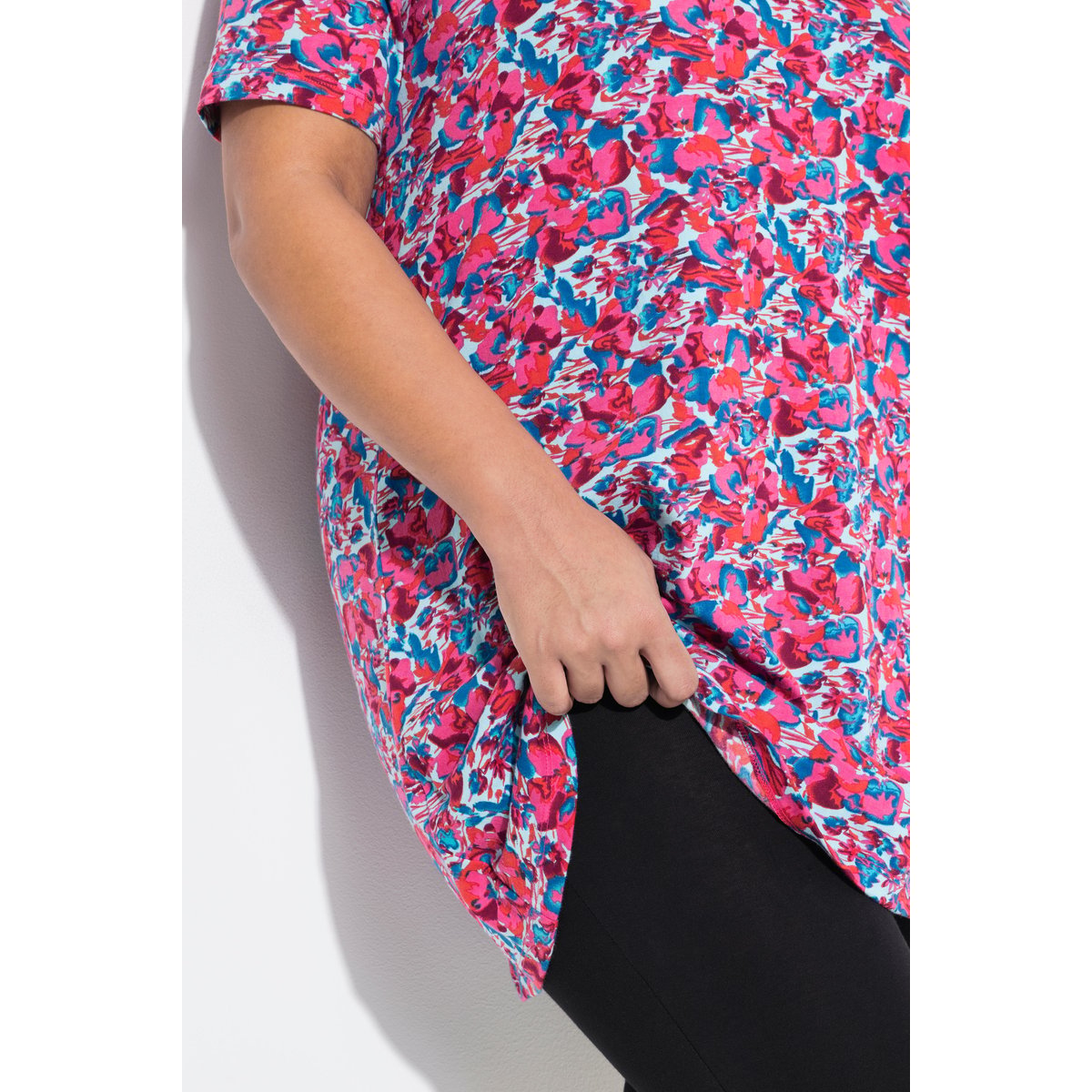 T-shirt long. Col rond et manches courtes. marine, ULLA POPKEN
