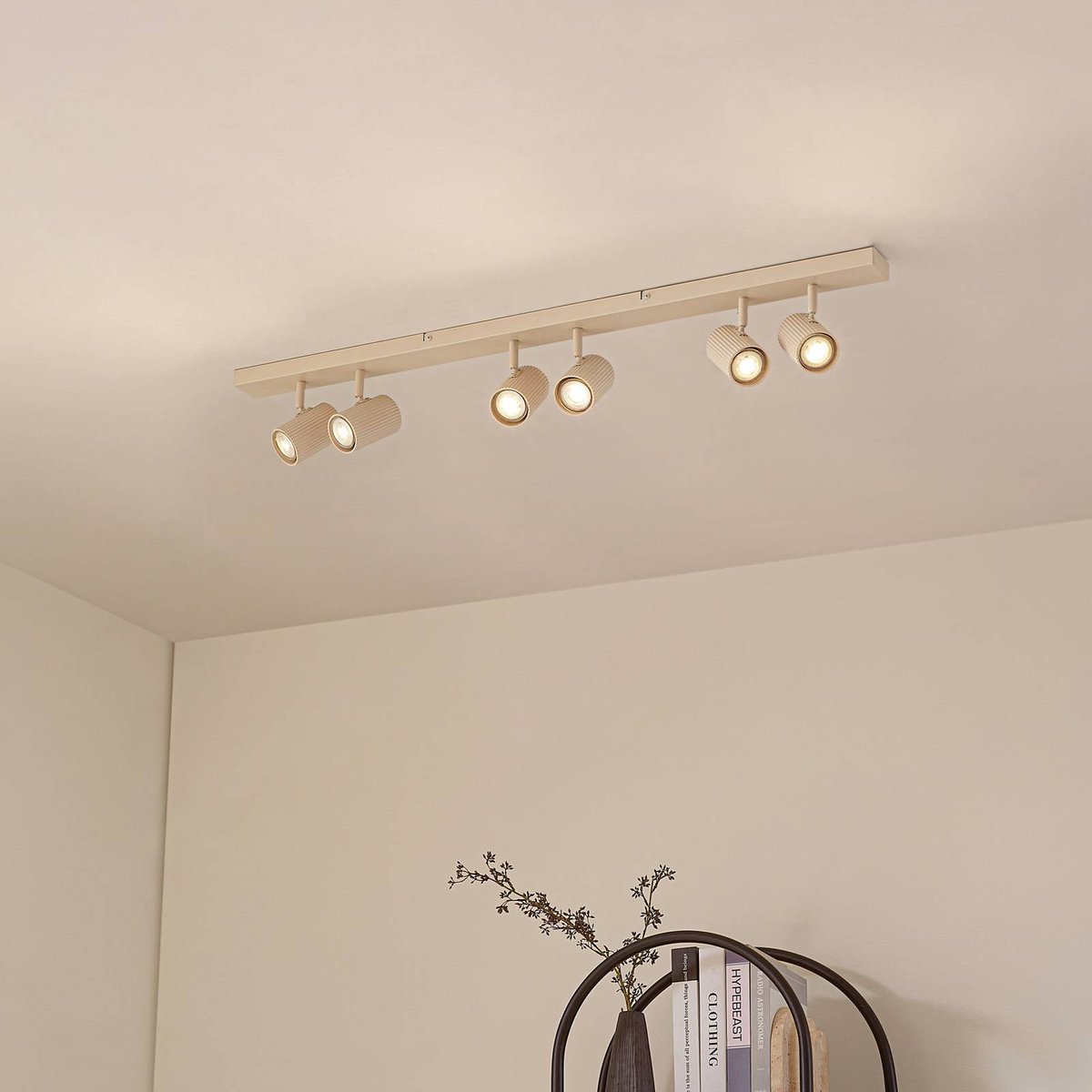 Spot en aluminium moderne, Kardis beige, LINDBY