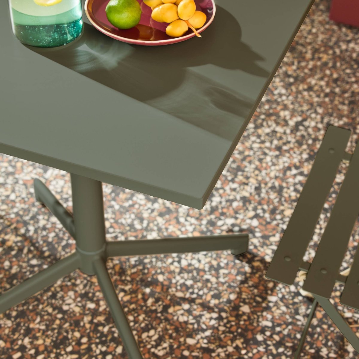 Table de jardin bistrot pliante métal + 2 assises EMILIA + CHIARA vert de gris, SWEEEK