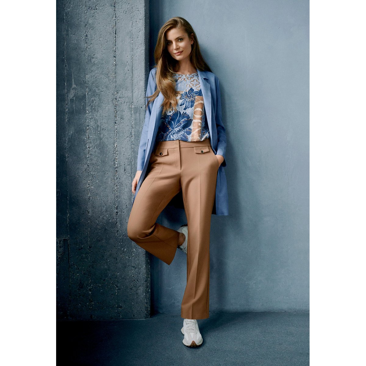 Pantalon stretch à plis repassés beige, BETTY BARCLAY