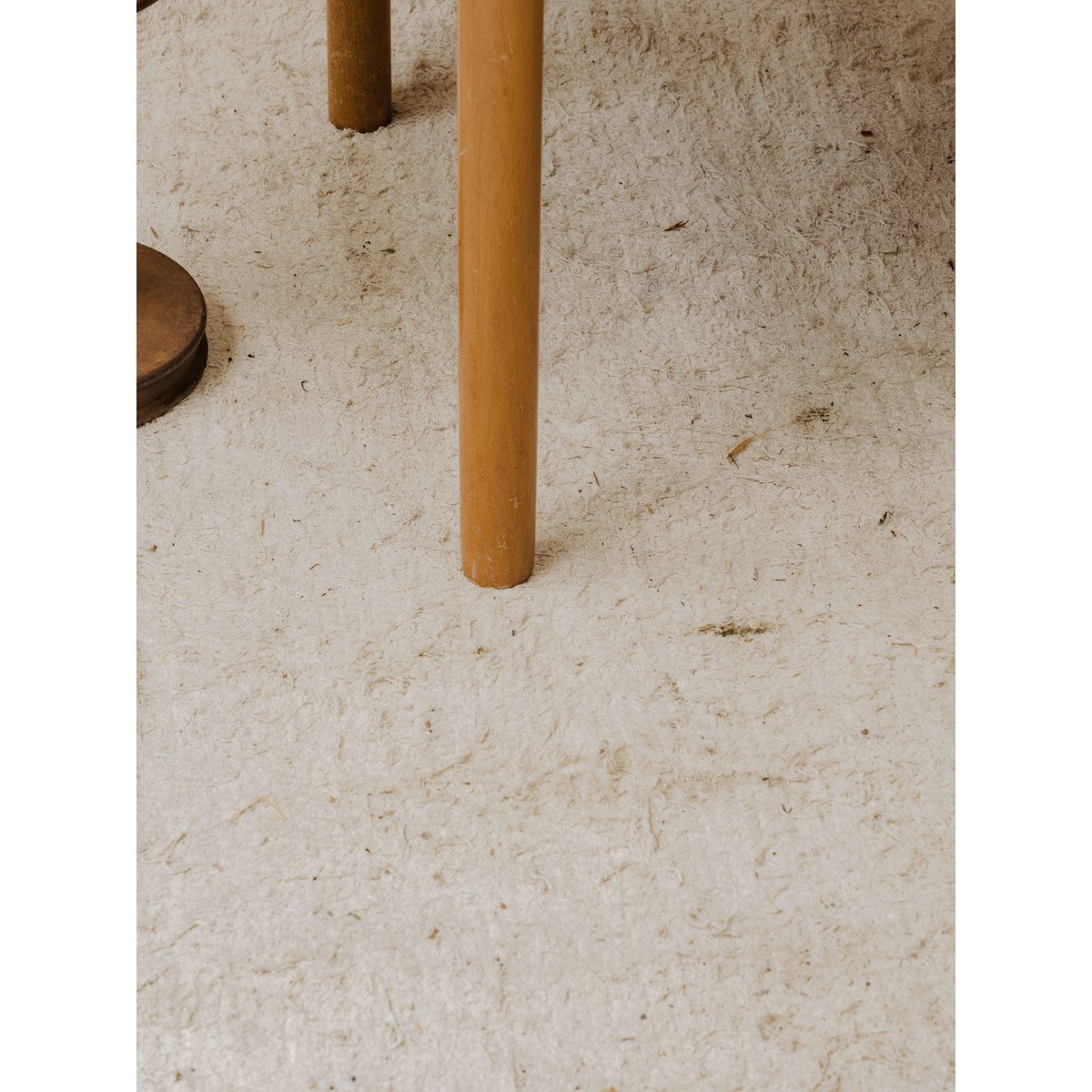 Paire de chaises Baumann en bois et cuir Alma N°1547 - Bon état bois clair, DEBONGOUT