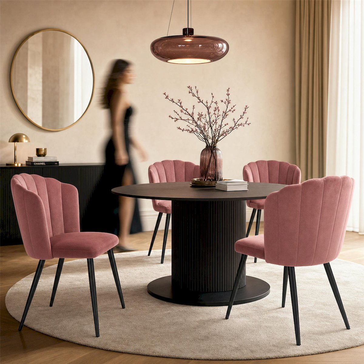 Chaise coquillage en velours BALTIP rose poudré et noir, RECOLLECTION