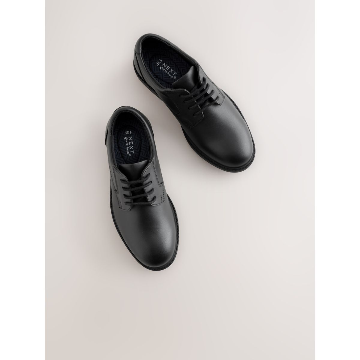 Chaussures d’école à lacets en cuir noir, NEXT