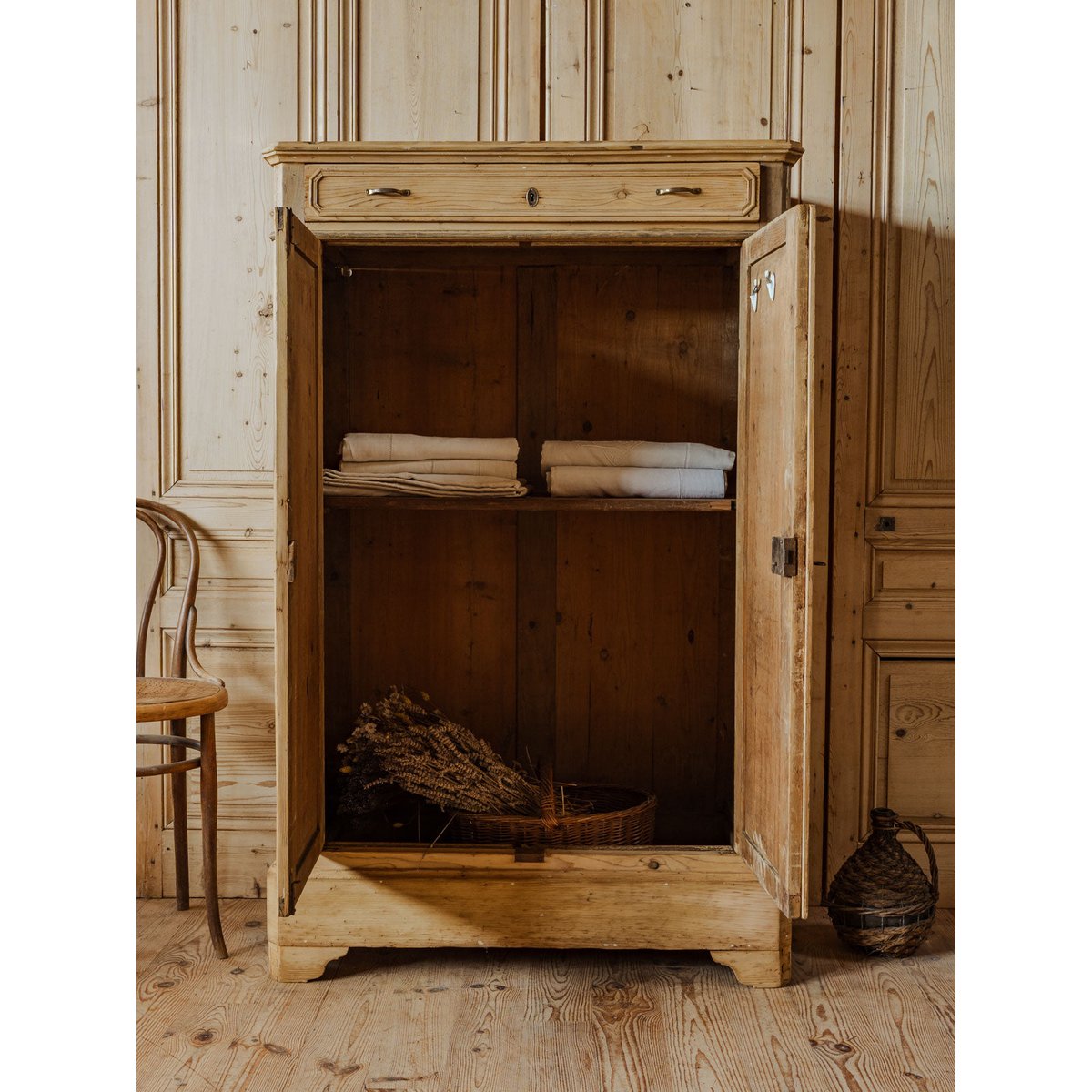 Armoire en bois Blandine N°439 - Bon état bois clair, DEBONGOUT