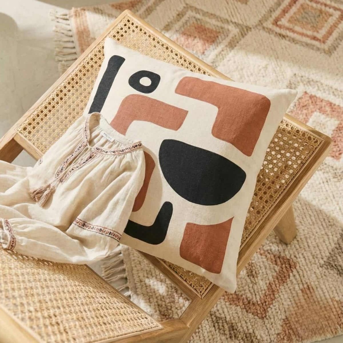 Coussin motifs géométriques 40cm blanc, ORNAMI