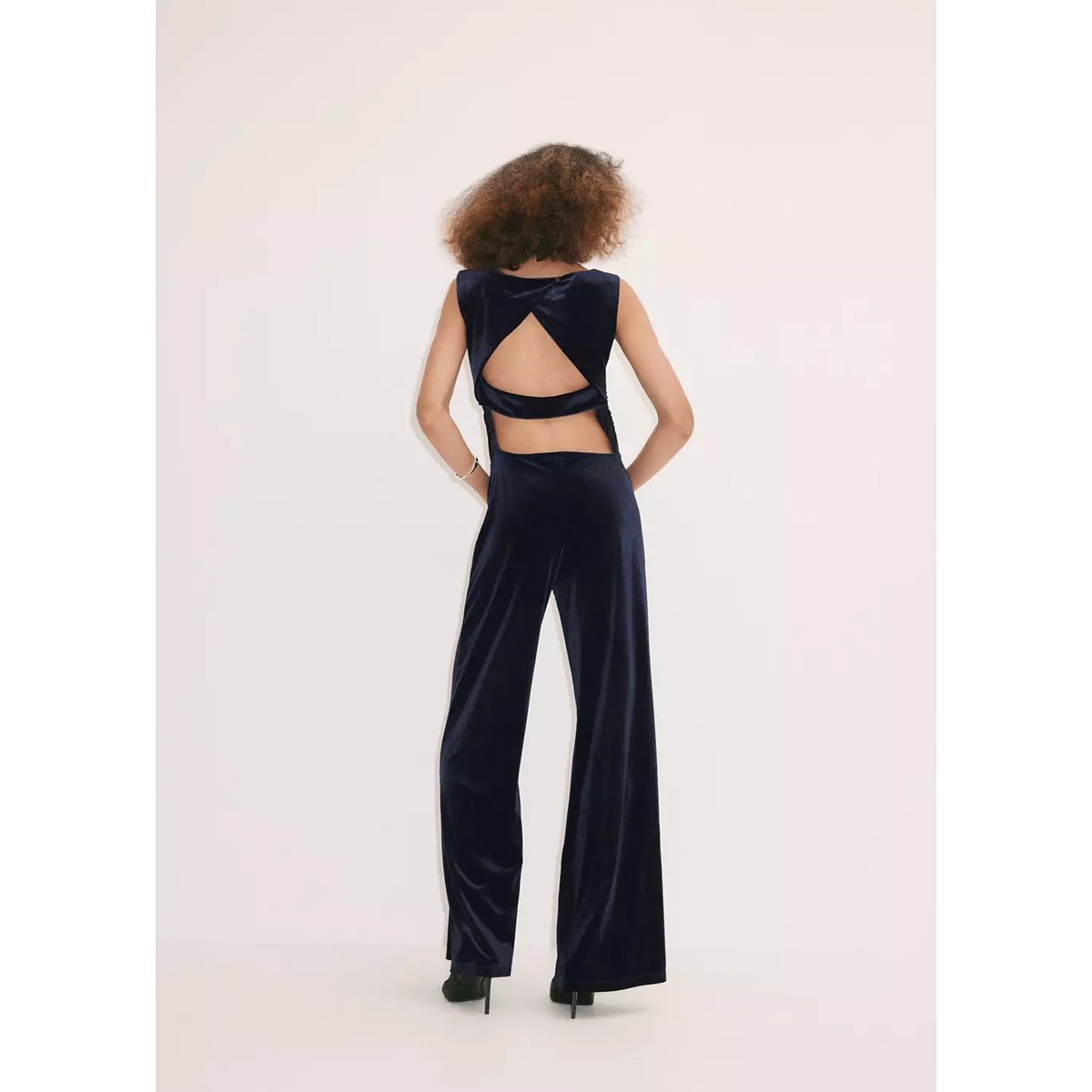 Combinaison en velours dos nu bleu nuit, MANGO