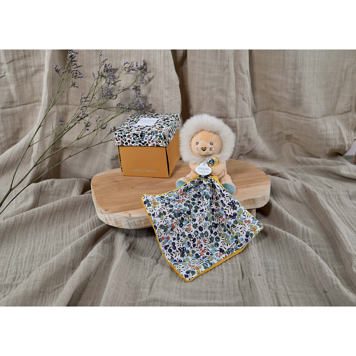 Doudou Lion avec mouchoir 12cm beige, DOUDOU ET COMPAGNIE