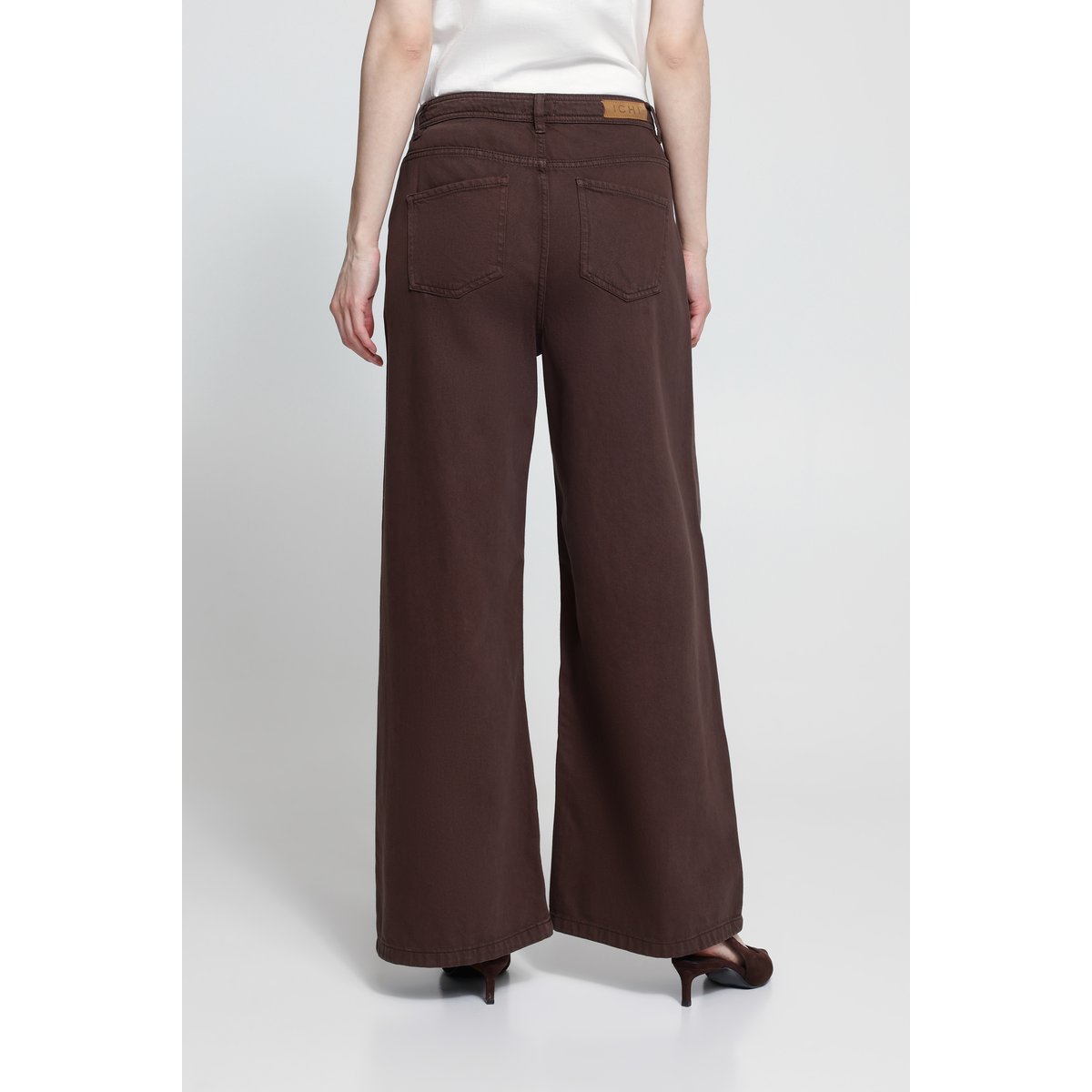 Jean coupe droite, jambes larges marron chicory coffee, ICHI
