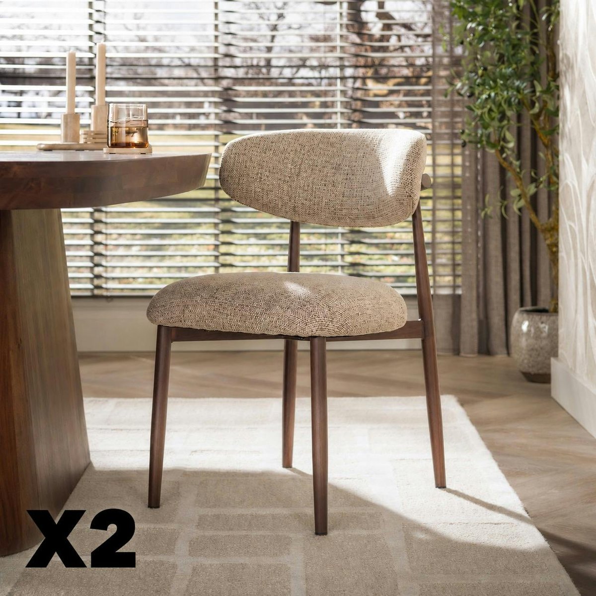 Lot de 2 chaises en tissu pieds effet chêne COLISEE beige chiné, PIER IMPORT