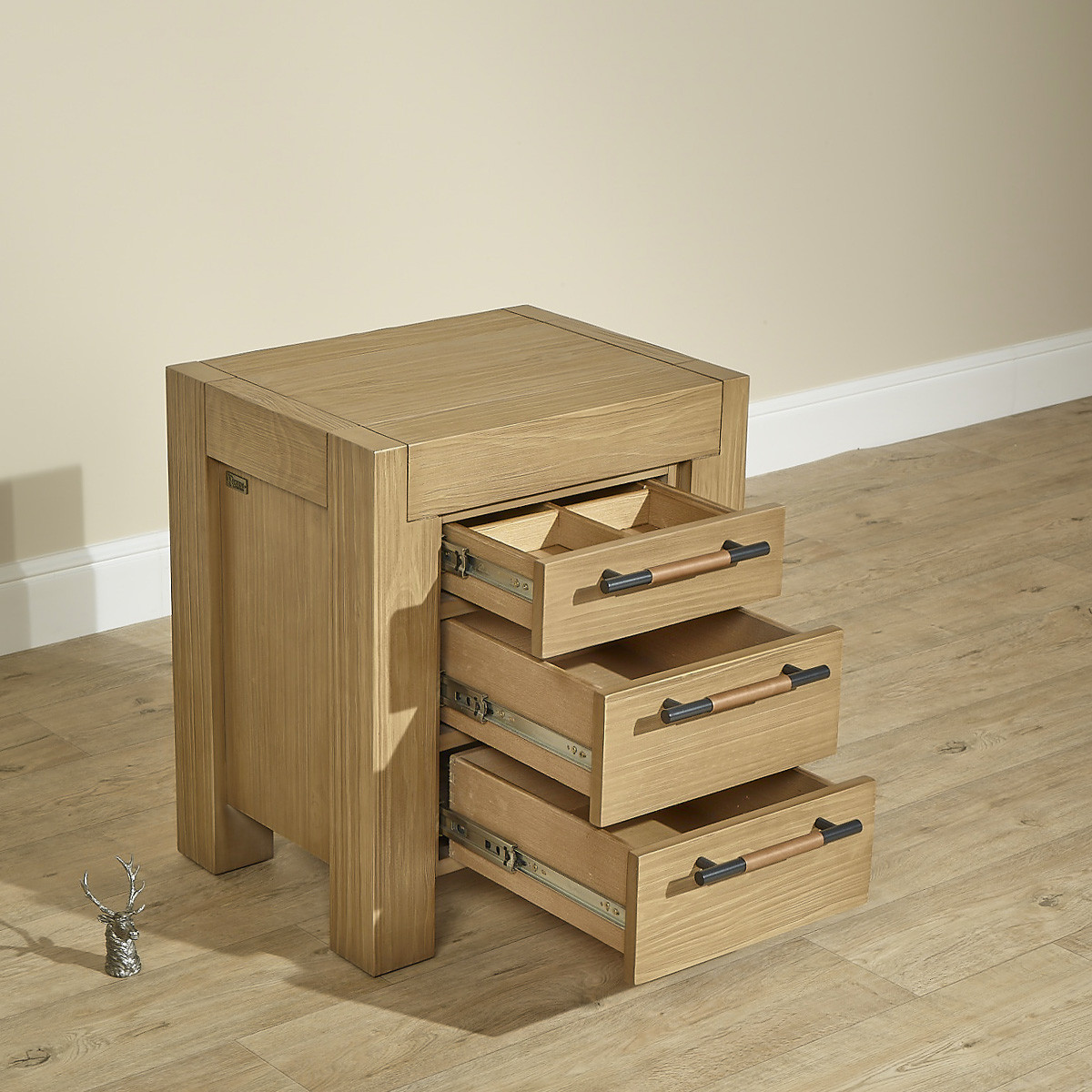 Table de nuit style contemporain en bois massif MEGÈVE marron, ROBIN DES BOIS