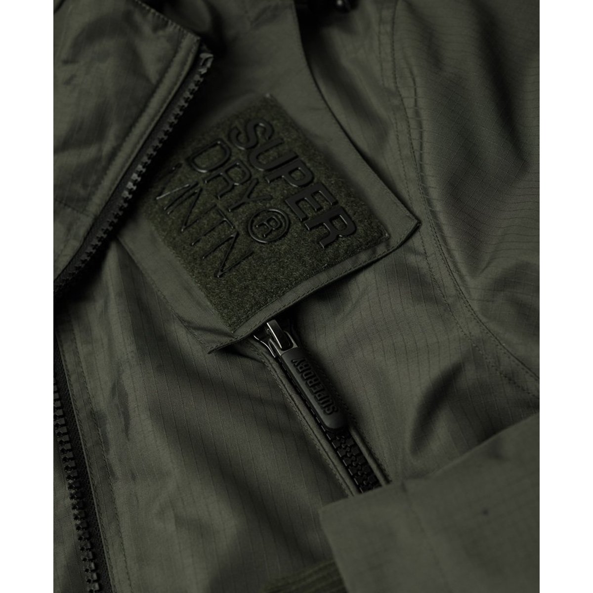Veste Mountain SD Windcheater vert olive surplus, SUPERDRY