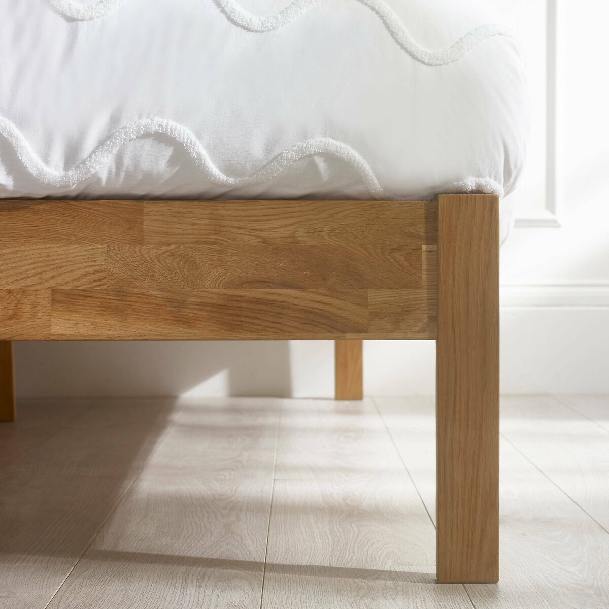 Coxhead Oak Bed oak, SO'HOME