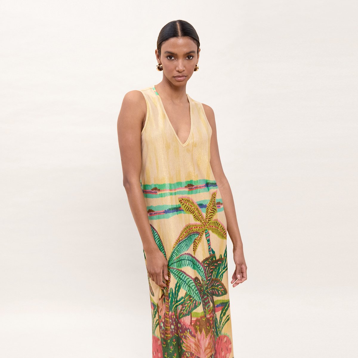 Robe longue imprimée sans manches légèrement pailletée beige, LOLA CASADEMUNT