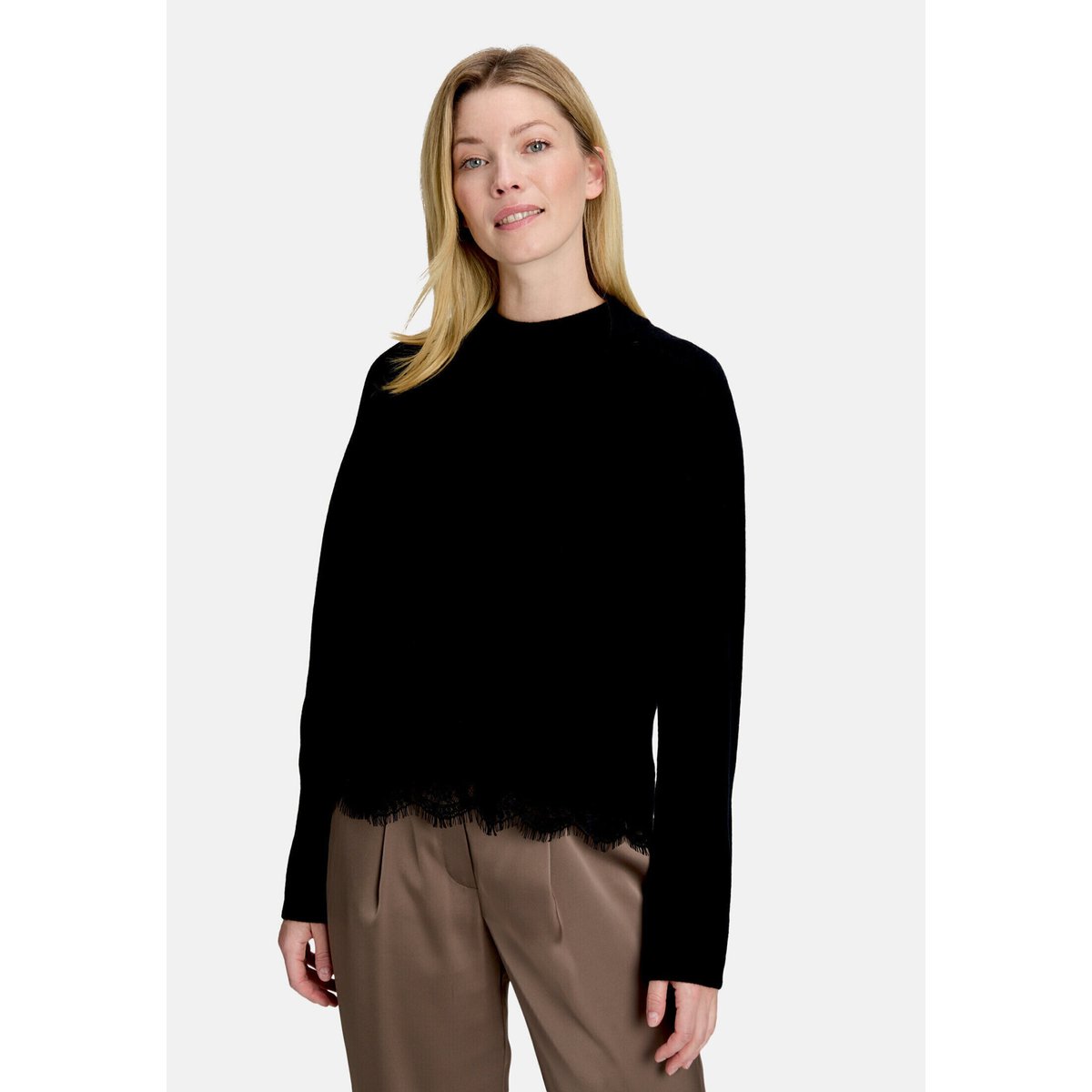 Pull-over en fine maille à bordure en dentelle noir, BETTY BARCLAY