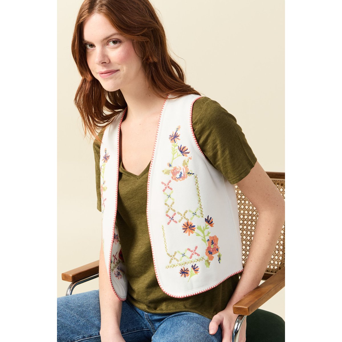 Cardigan droit court brodé sans manches ecru, BONOBO