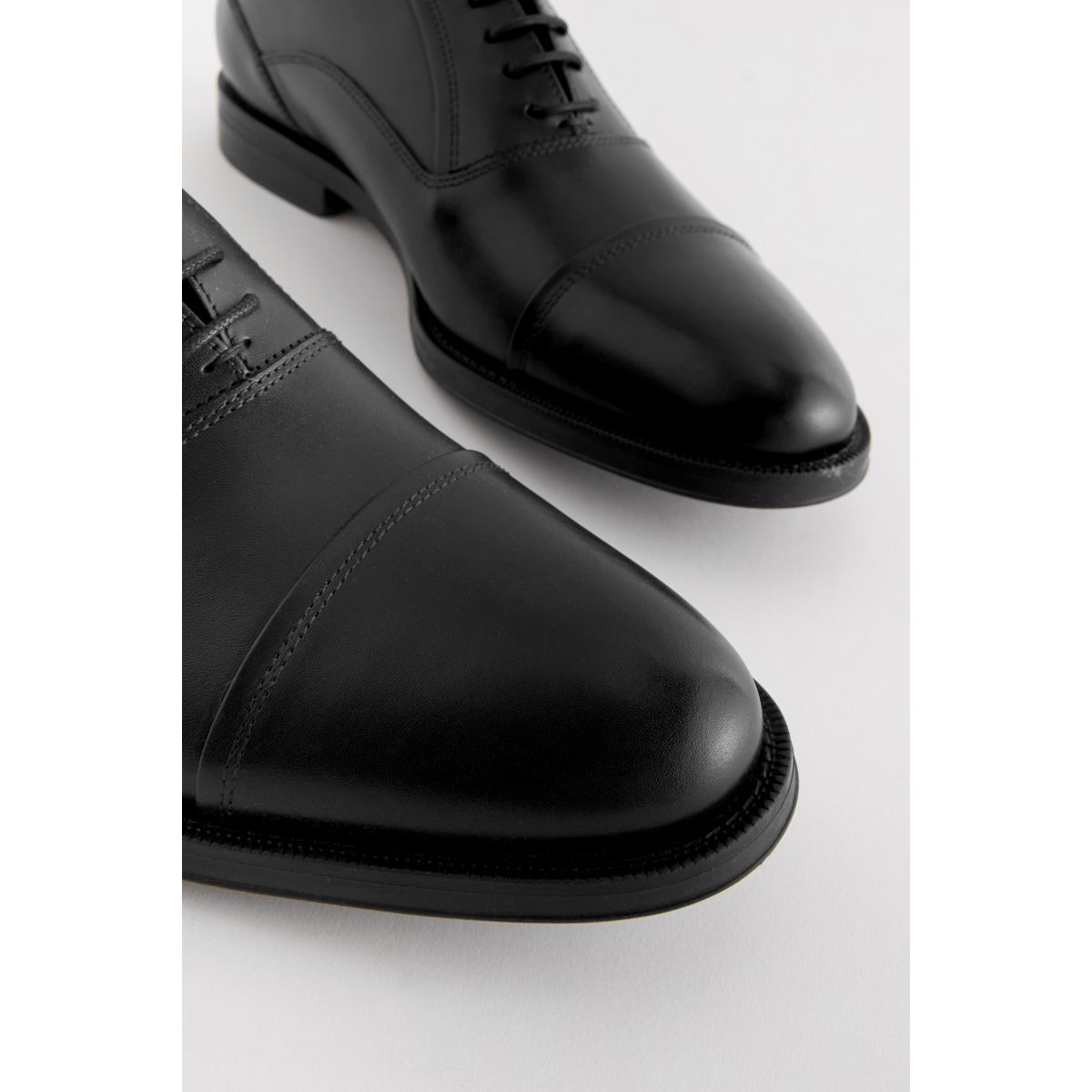 Chaussures oxford en cuir à bout renforcé noir, NEXT