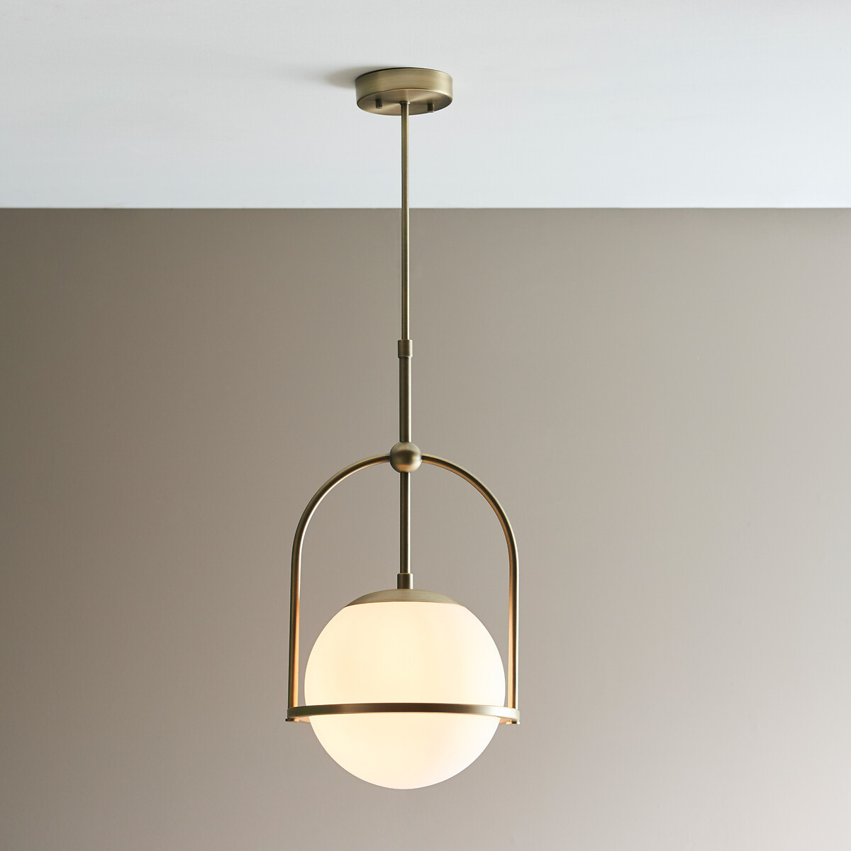 Bolton White Glass Pendant Light gold-coloured, ÉDITÉ