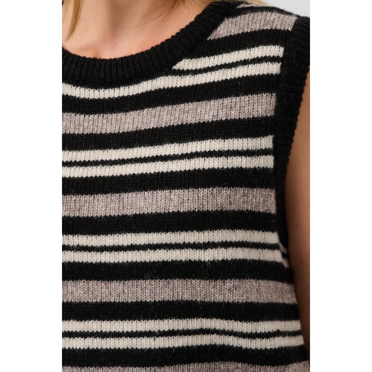 Manteau tricoté noir beige black and walnut stripe, SOAKED IN LUXURY