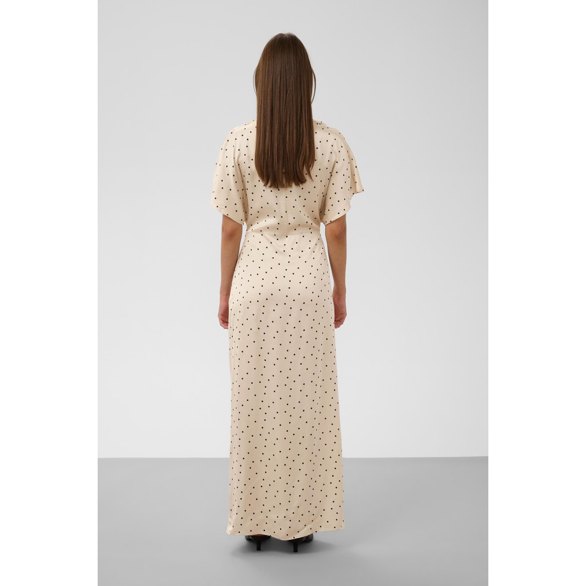 Robe beige oatmeal w black dots, SOAKED IN LUXURY