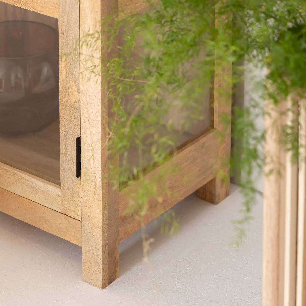 Vitrine en bois de manguier  AMARIS bois clair, MADE IN MEUBLES 