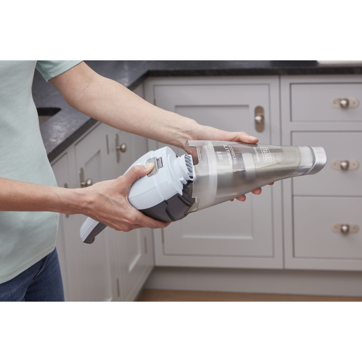 Aspirateur main NVC215W Dustbuster bleu, BLACK & DECKER