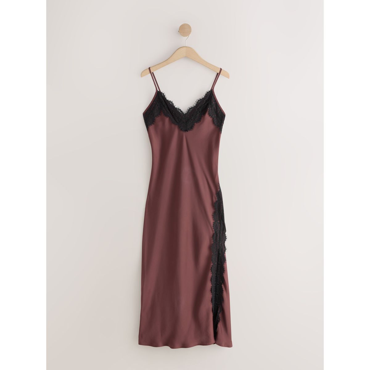 Robe caraco mi-longue en satin à dentelle marron chocolat, NEXT