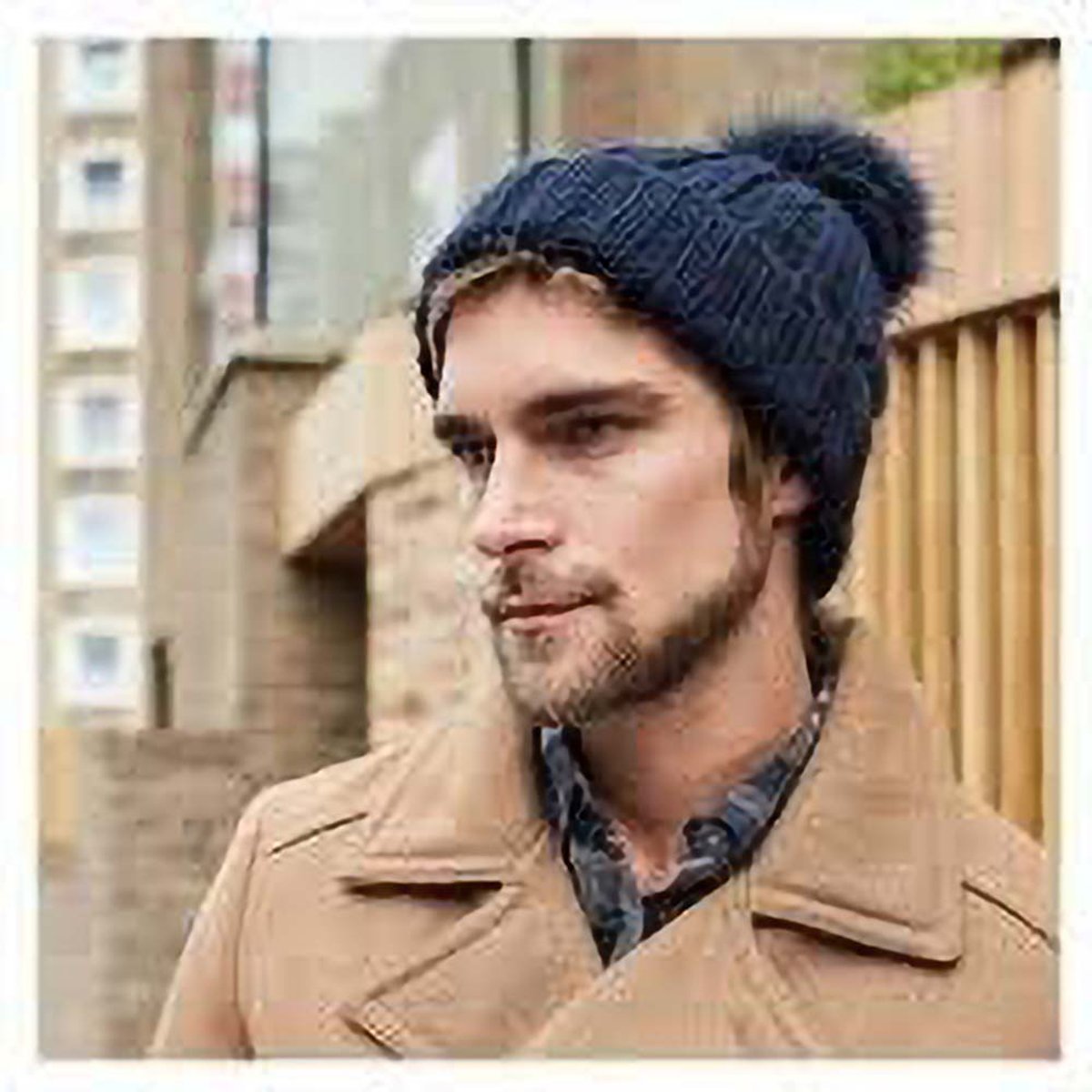 Bonnet à pompon VERBIER bleu marine, BEECHFIELD