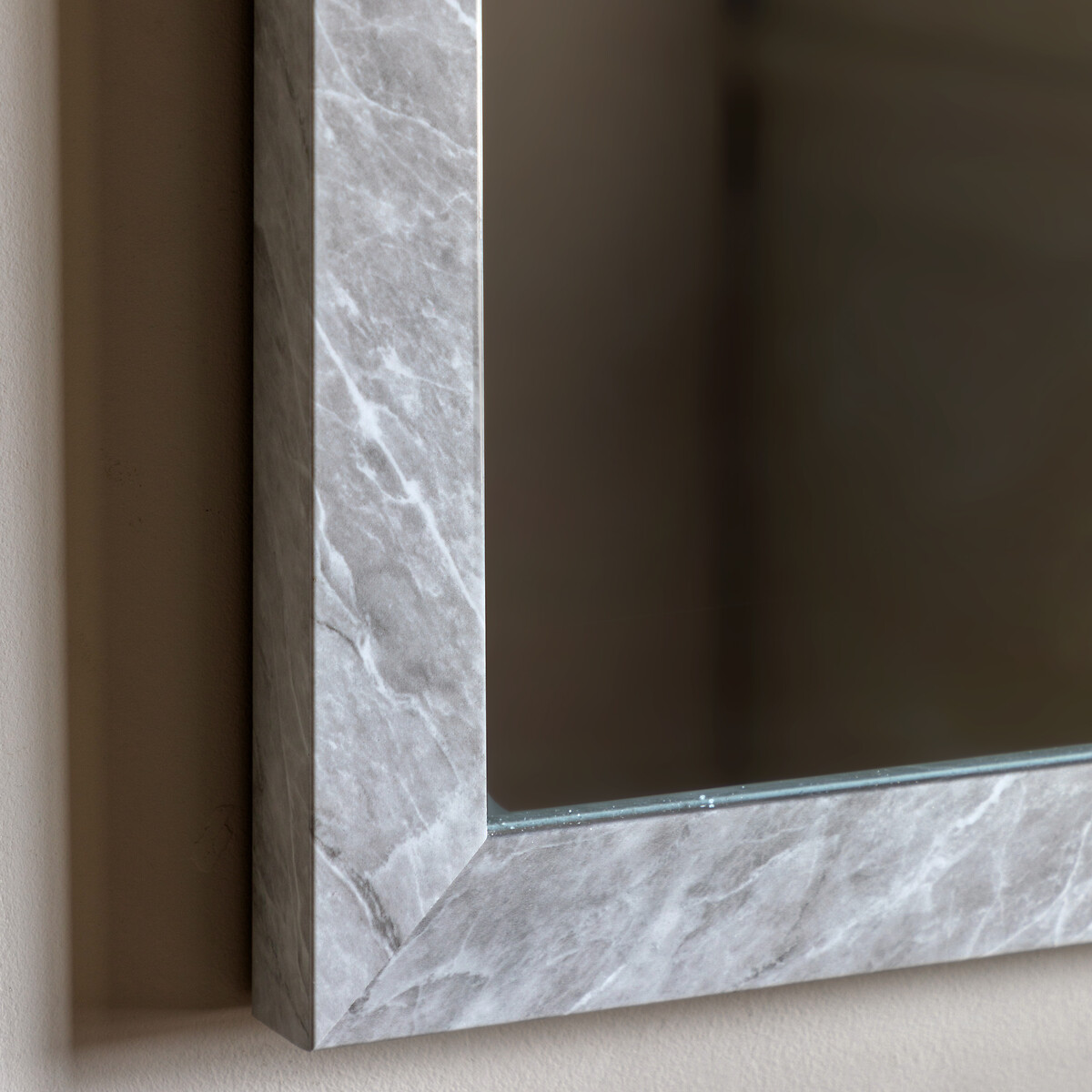 57x77cm Romana Rectangle Mirror in Marbled White white, ÉDITÉ