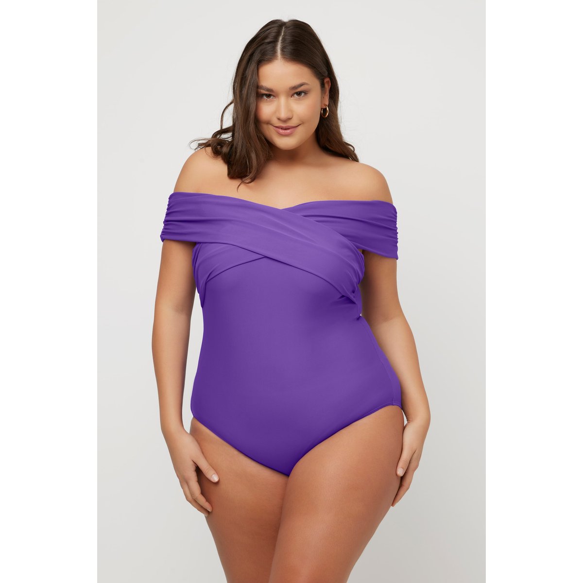 Maillot de bain à bonnets souples. Décolleté violet, ULLA POPKEN