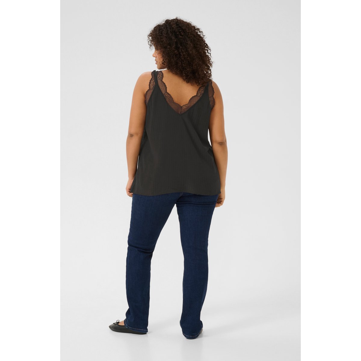 Sleeveless blouse noir black, KAFFE CURVE