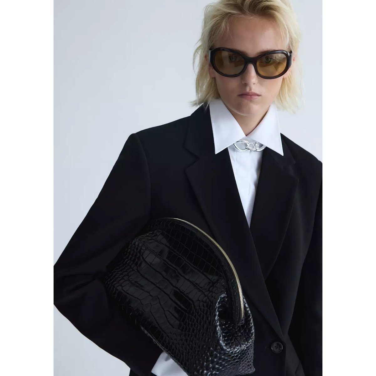 Pochette en cuir effet croco noir, MANGO