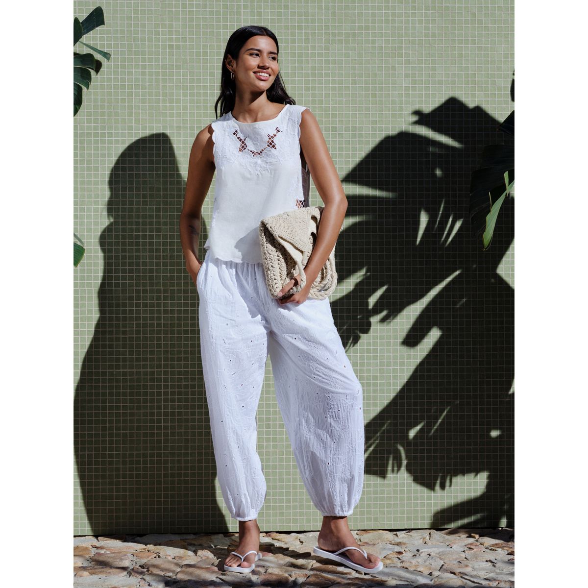 Top sans manches à broderie anglaise florale blanc, NEXT