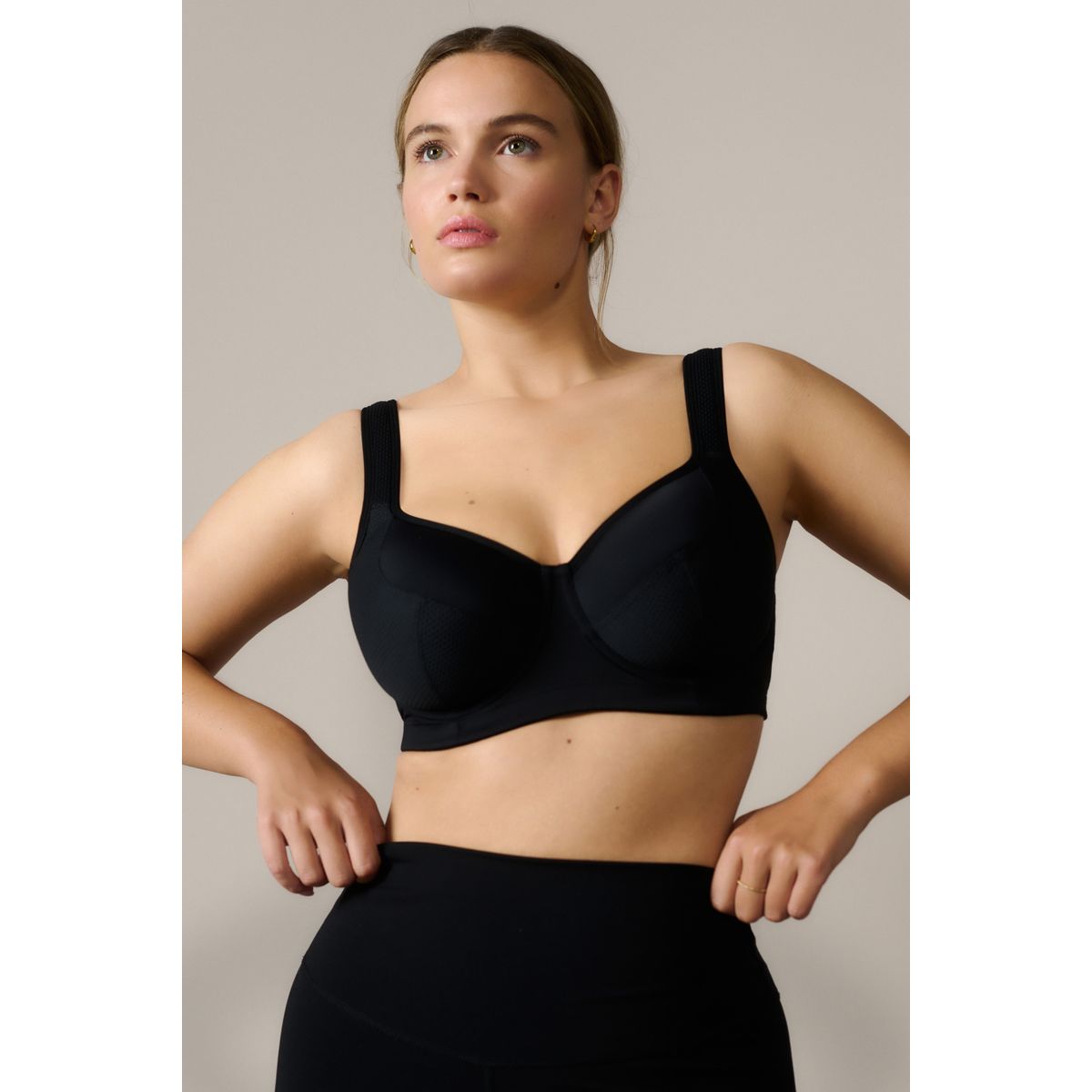 Soutien-gorge sport corbeille rembourré noir, NEXT