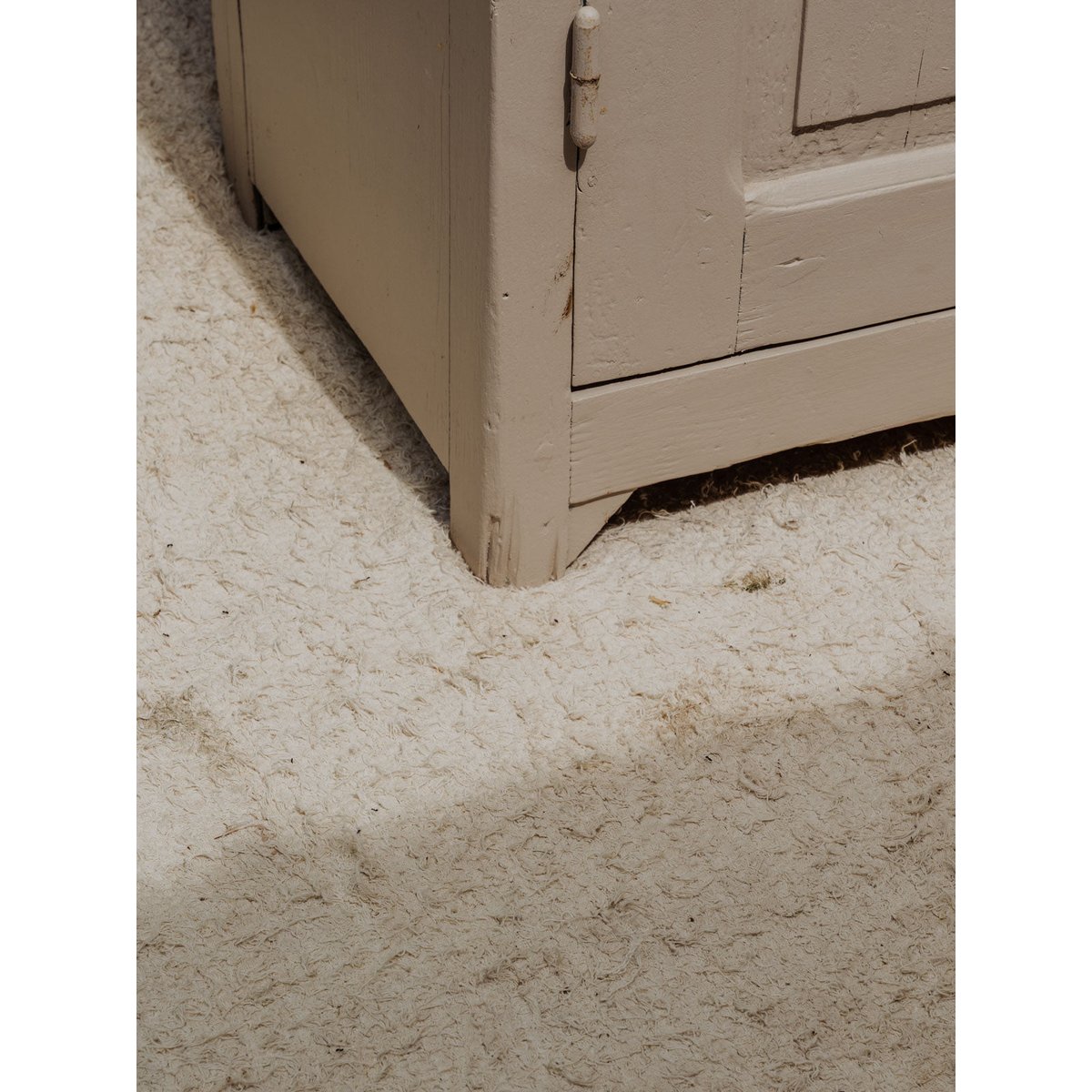 Armoire en bois beige Blandine N°428 - Bon état bois foncé, DEBONGOUT