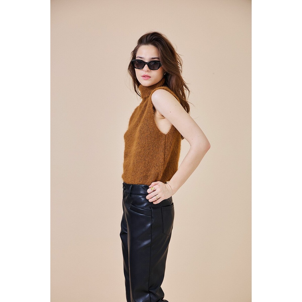 Sleeveless Turtleneck Jumper chocolate, SEE U SOON