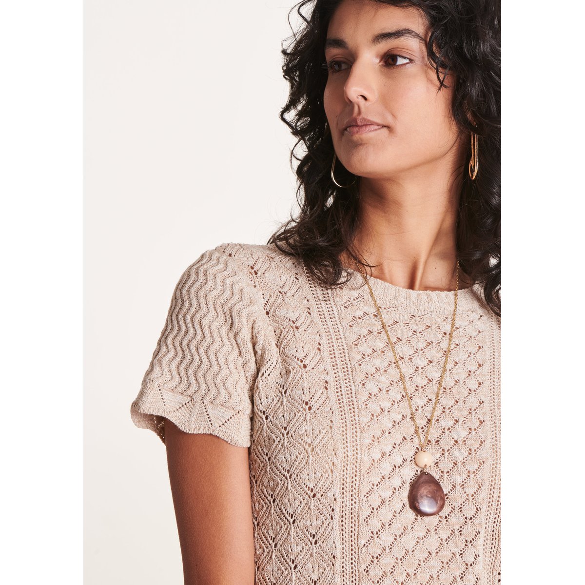 Pull à manches courtes et col rond sable, LA FEE MARABOUTEE