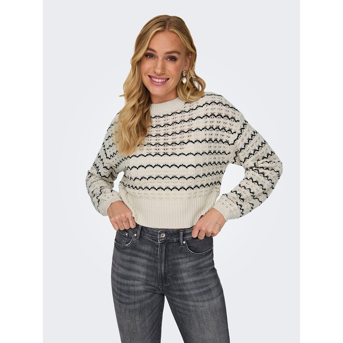 Pull col rond en fine maille ecru/noir, ONLY