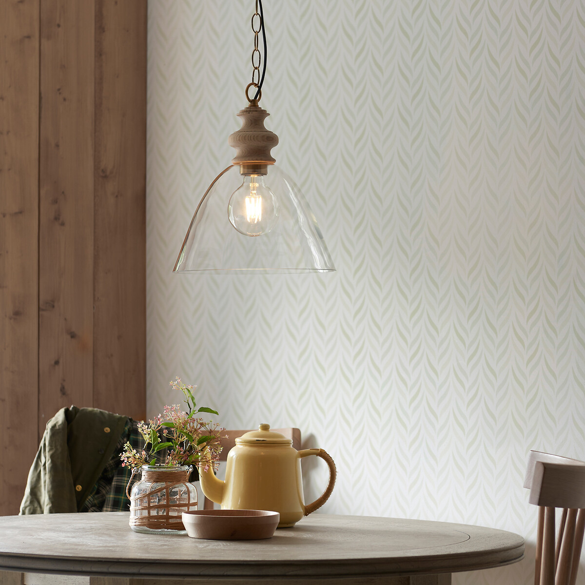 Clover Chain Drop Pendant Light in Natural Ash natural, ÉDITÉ