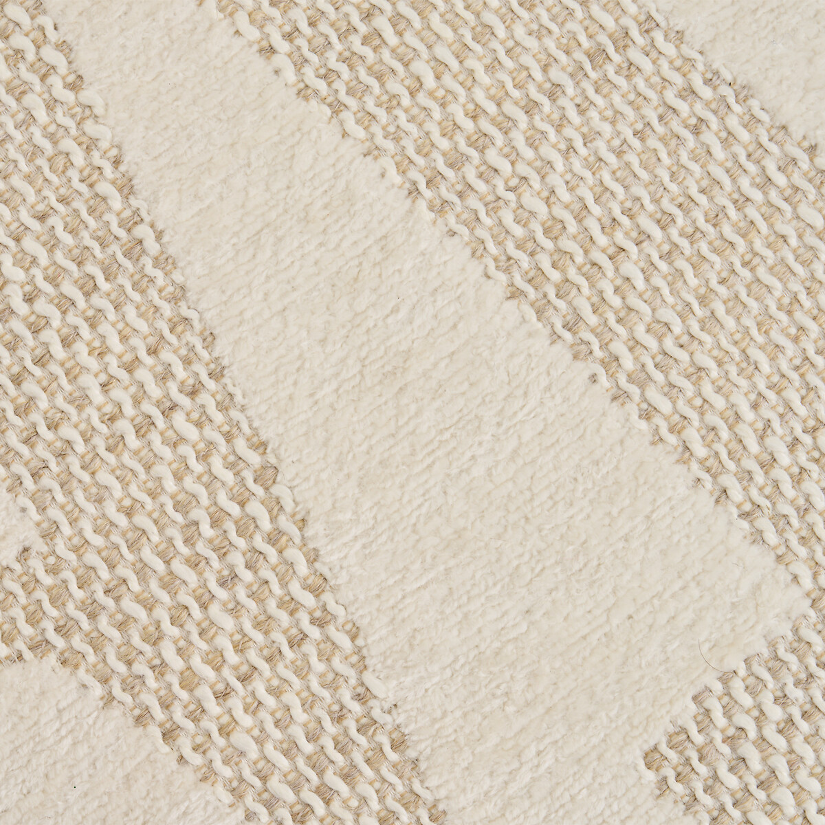 Fauteuil, en noyer massif et tissu jacquard, JABOTE craie écume, AM.PM