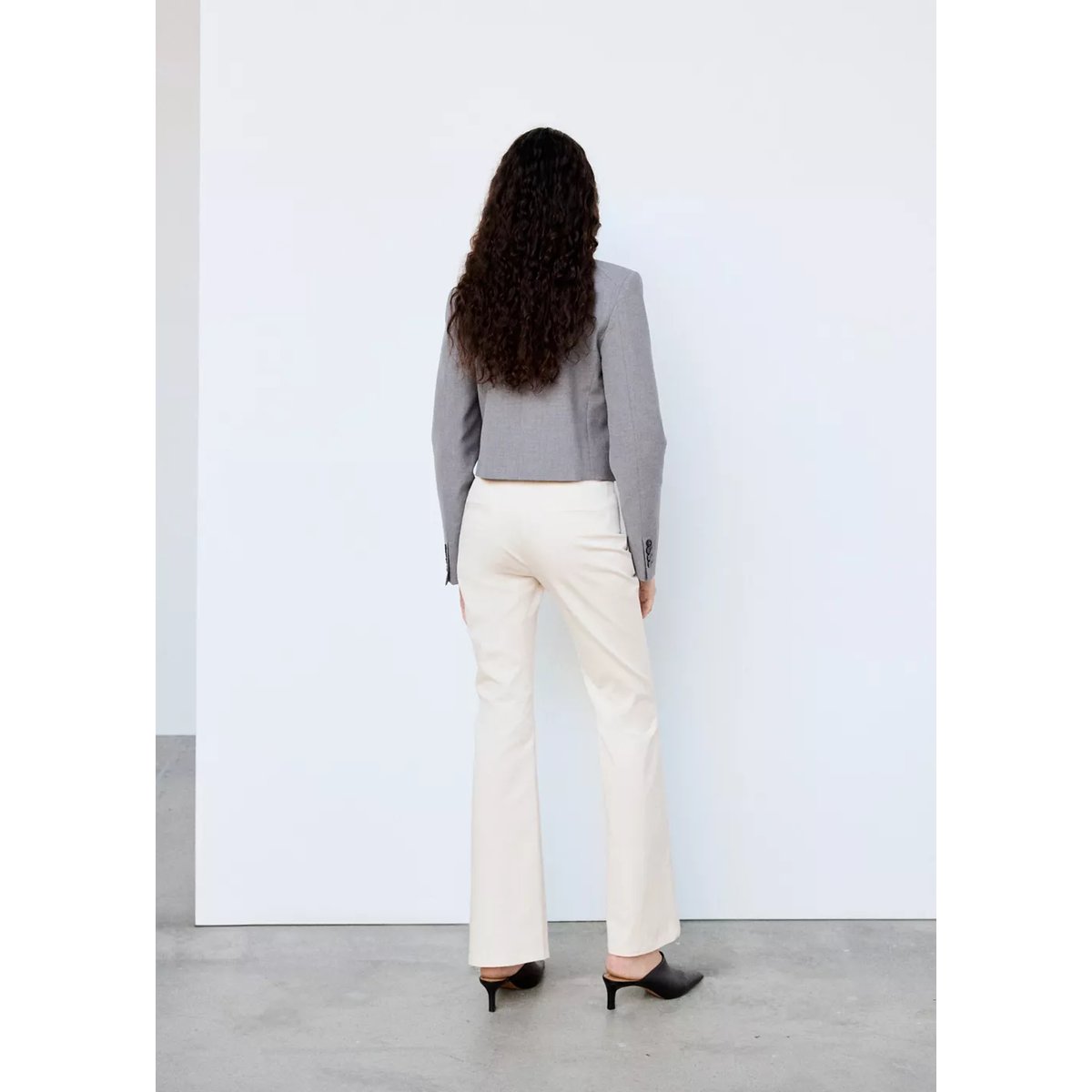 Pantalon flare taille haute écru, MANGO