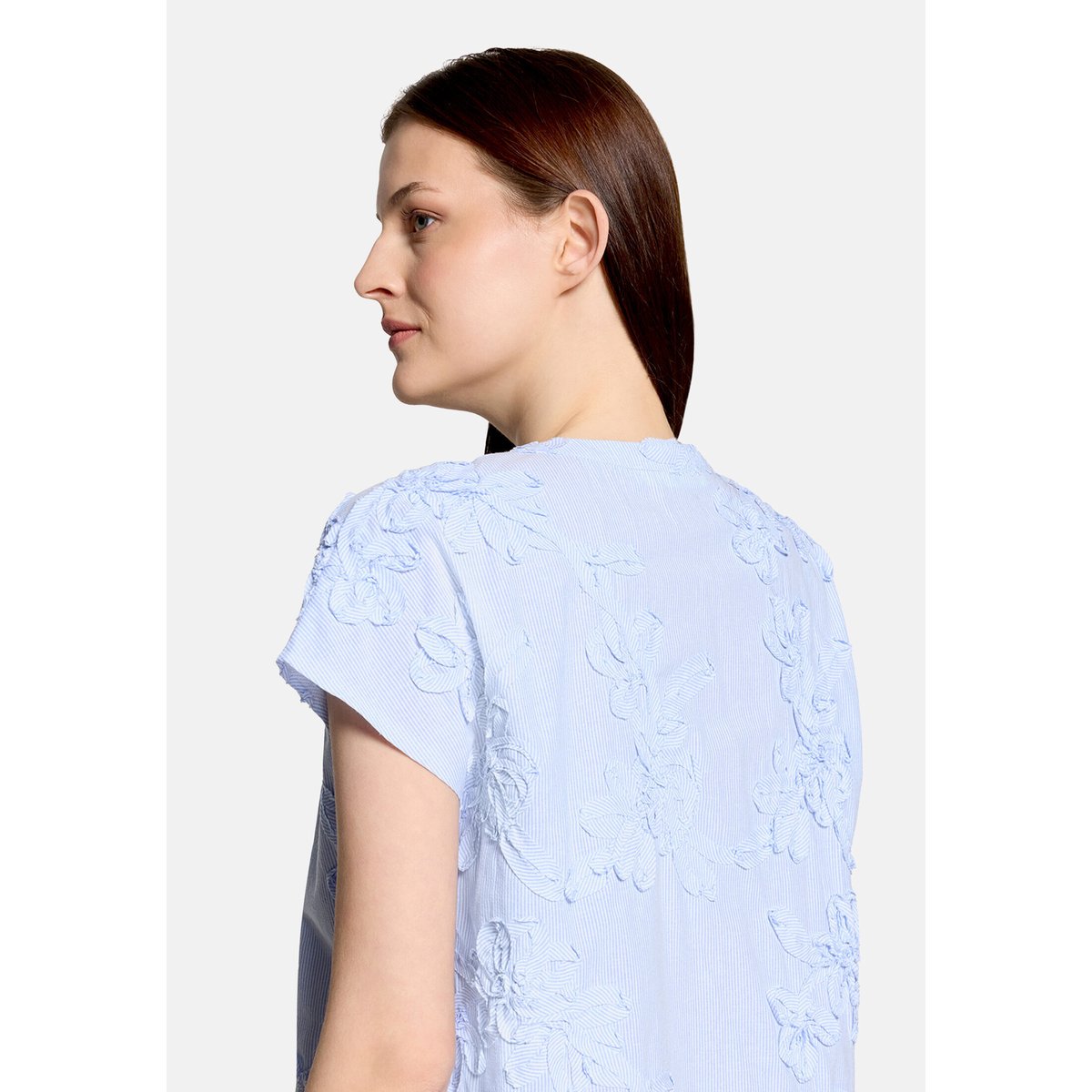 Chemisier à broderies blanc/bleu, BETTY & CO
